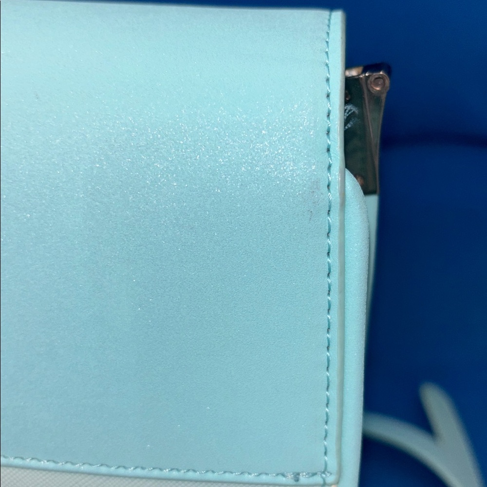 Loungefly Frozen Purse Elsa Themed Colored Blue White Silver Gently Used - Picture 8 of 9